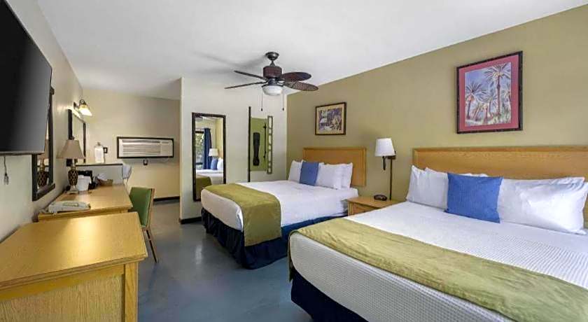 Caliente Tropics Hotel