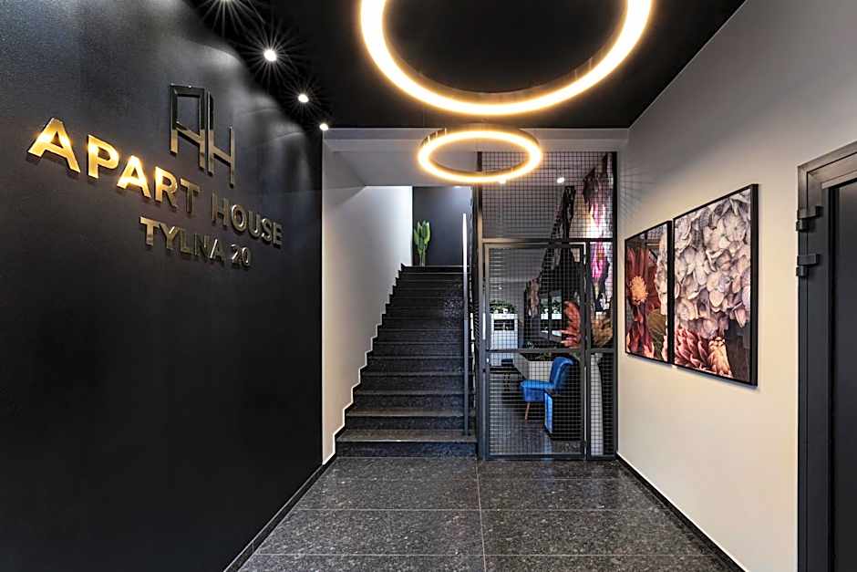 Apart House, Tylna 20