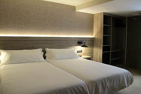 DOUBLE PREMIUM (1 ADULT)