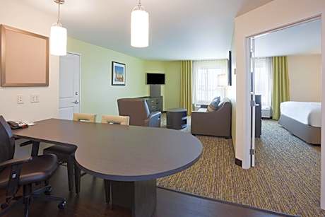 1 King 1 Bdrm Suite Walk In Shwr