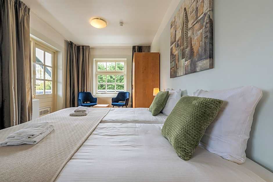 Strandhotel Dennenbos