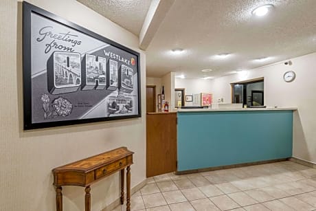 Super 8 by Wyndham Westlake/Cleveland
