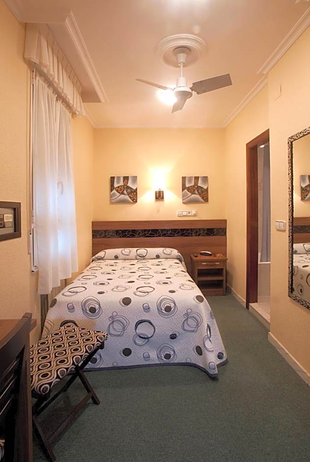 Single Room — 5 fotoğraftan 1. fotoğraf
