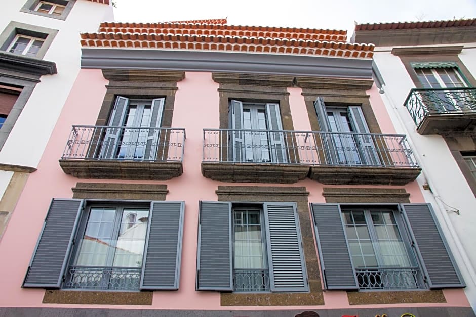 Apartamentos Funchal by Petit Hotels