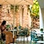 ibis Styles Golden Sands Roomer Hotel
