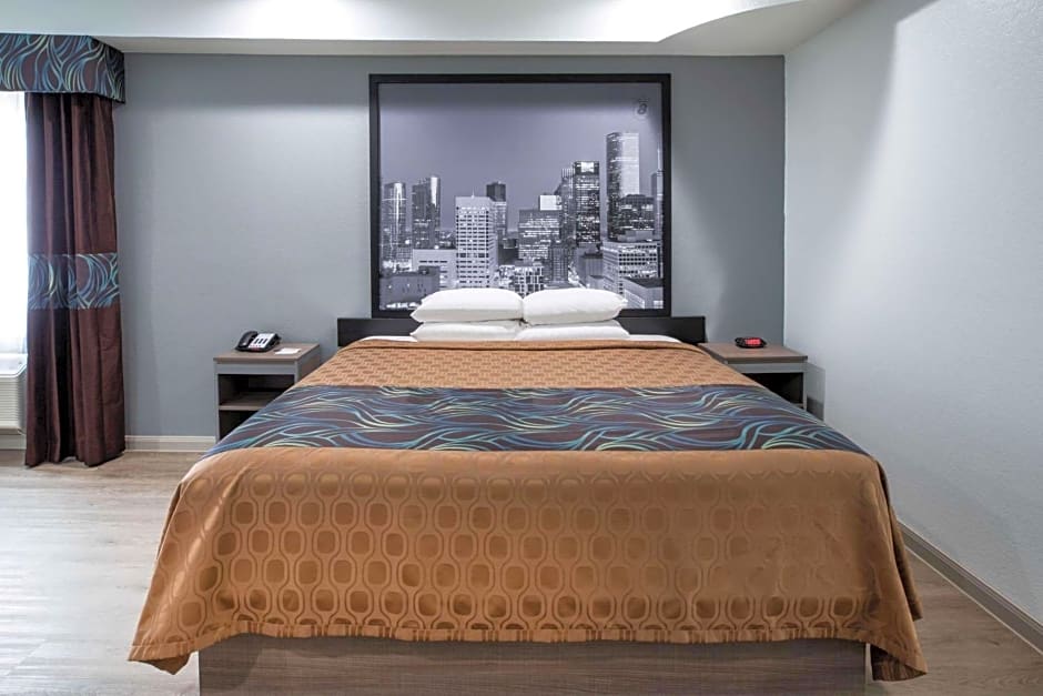 Super 8 by Wyndham Humble/Houston