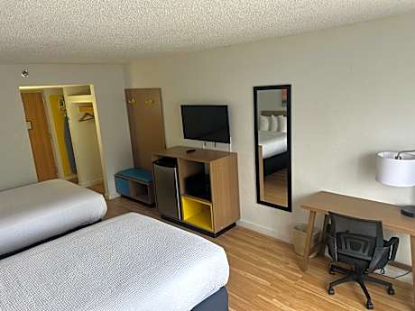 Double Room with Two Double Beds - Non-Smoking