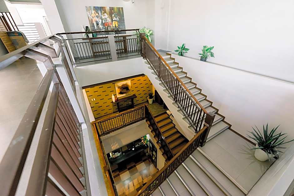 Madonna Hometel and Suites