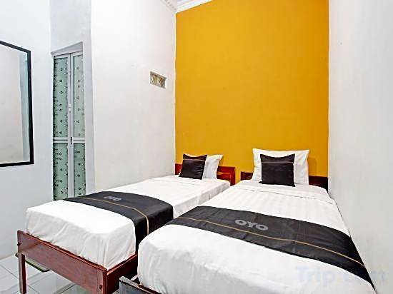 RedDoorz Syariah near Alun Alun Balai Kota Tegal