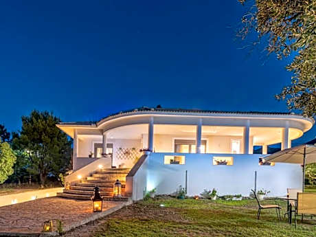 Elaia Villa