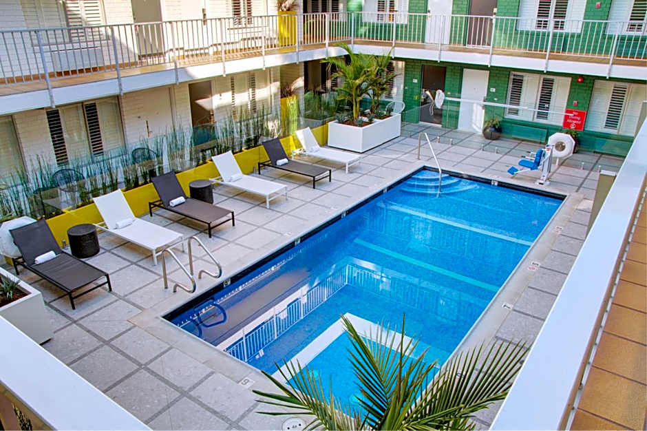 The Hollywood Franklin Hotel near Universal Studios