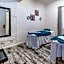 Hotel Numbi & Garden Suites