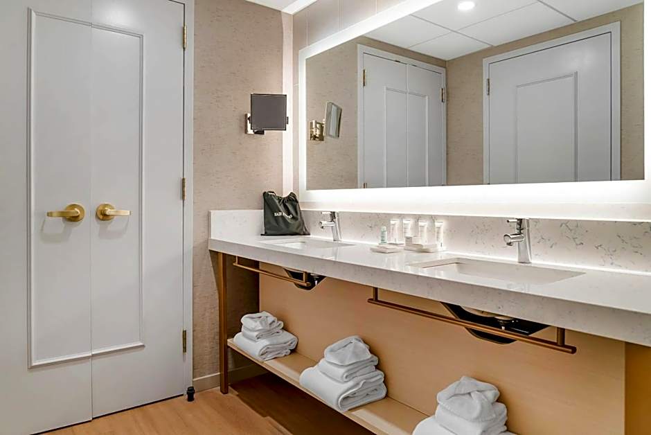 Radisson Plaza Hotel at Kalamazoo Center