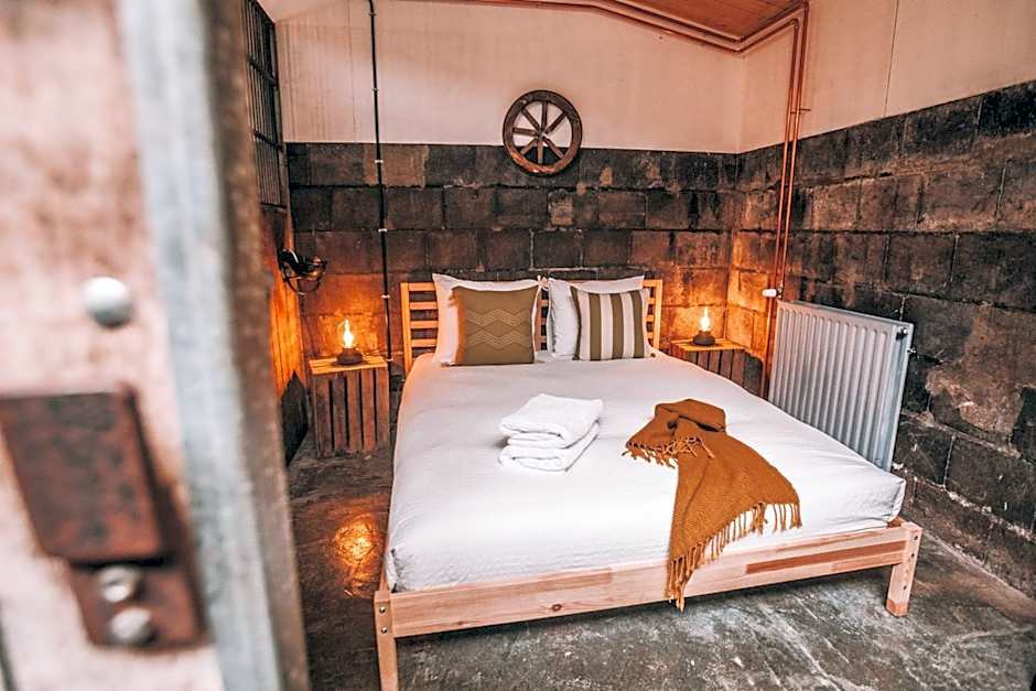 CRASH'NSTAY - Paardenstal