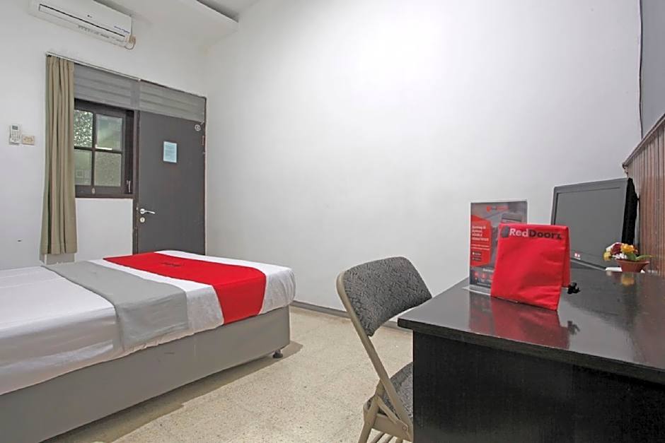 RedDoorz @ Soekarno Hatta 2