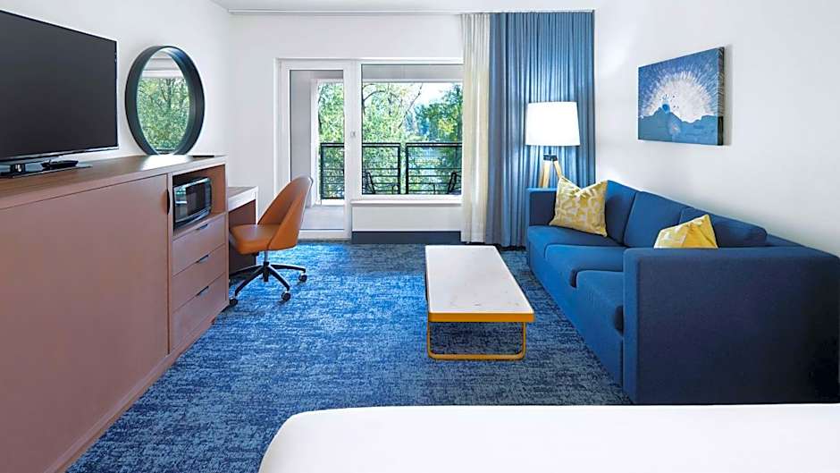 River's Edge Hotel Portland, Tapestry Collection by Hilton