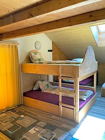 6-Bed Mixed Dormitory Room