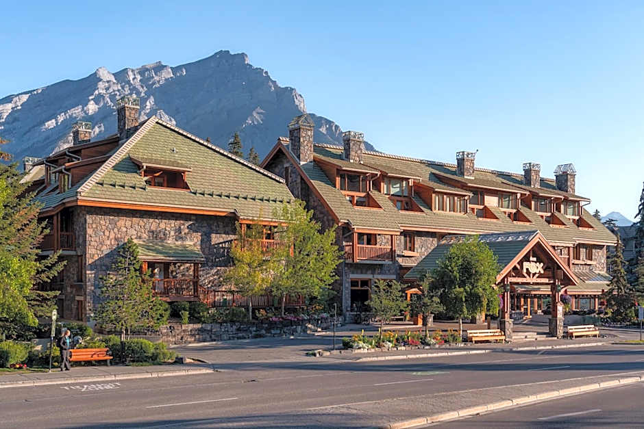Fox Hotel And Suites