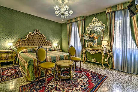 Superior Double Room (1 Queen Bed)