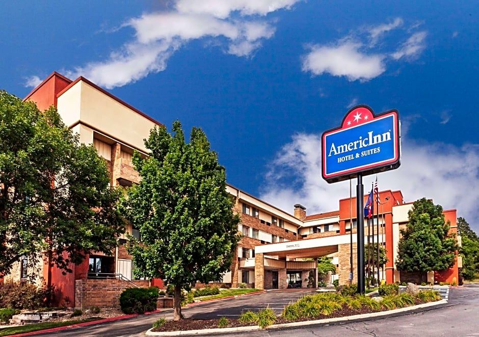 AmericInn by Wyndham Omaha