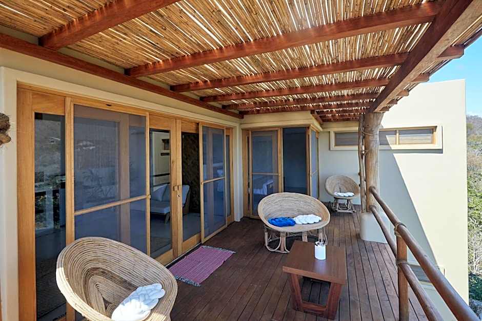 Casa Roni by Xeno - 5 Bedroom Luxury Villa with Ocean View