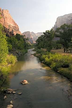 Zion Lodge