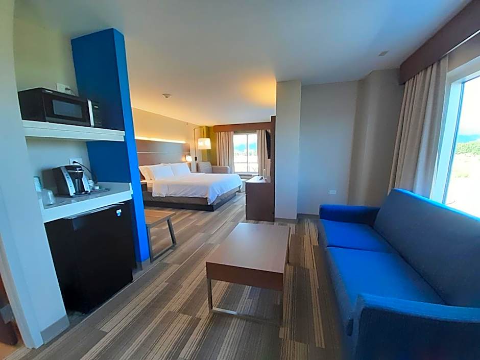 Holiday Inn Express Trincity By IHG