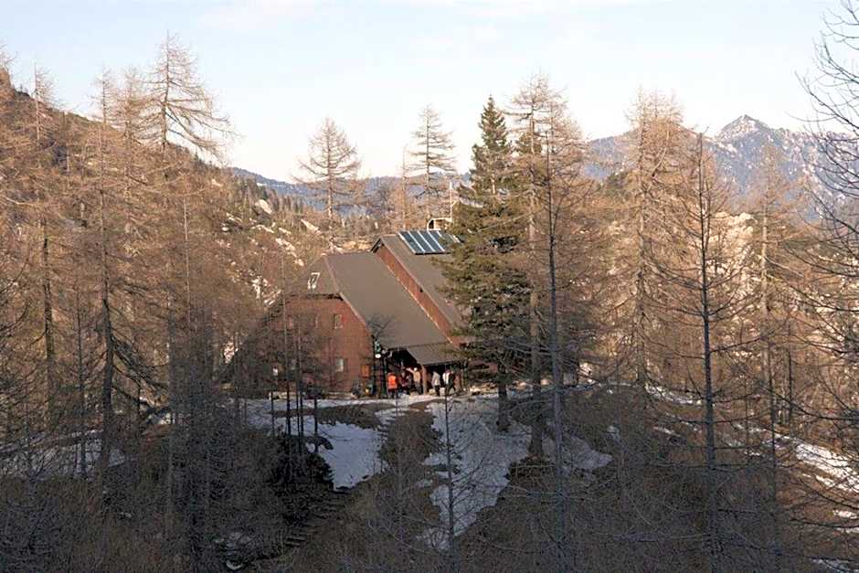 Erjavčeva mountain hut at Vršič pass