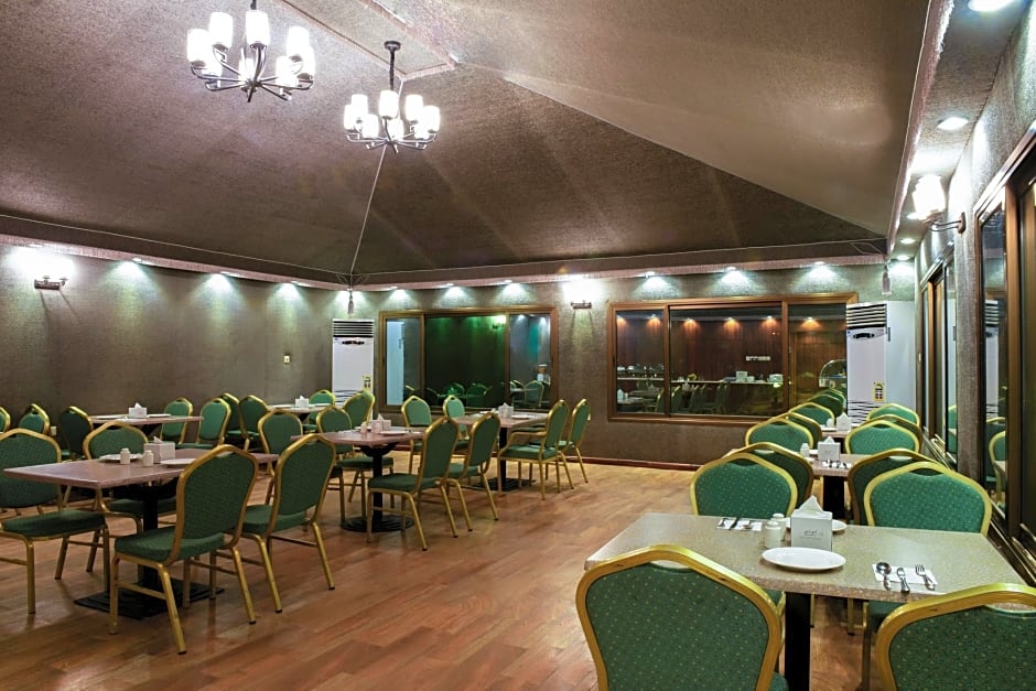 Palms Lily Hotel Suites