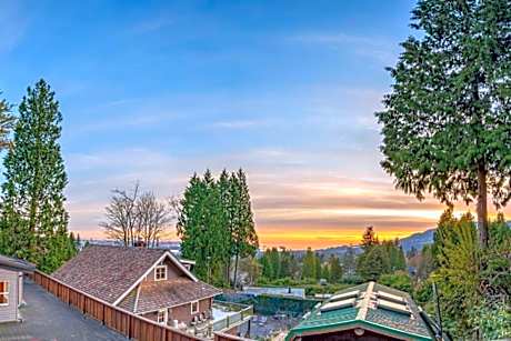 The Lions Self Contained Suite, Shared Pool, Hot Tub, Views