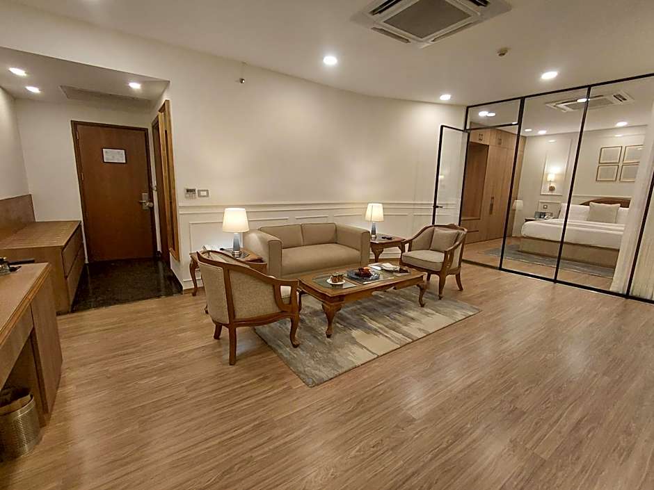 Photo 1 of 9 of Suite, City View