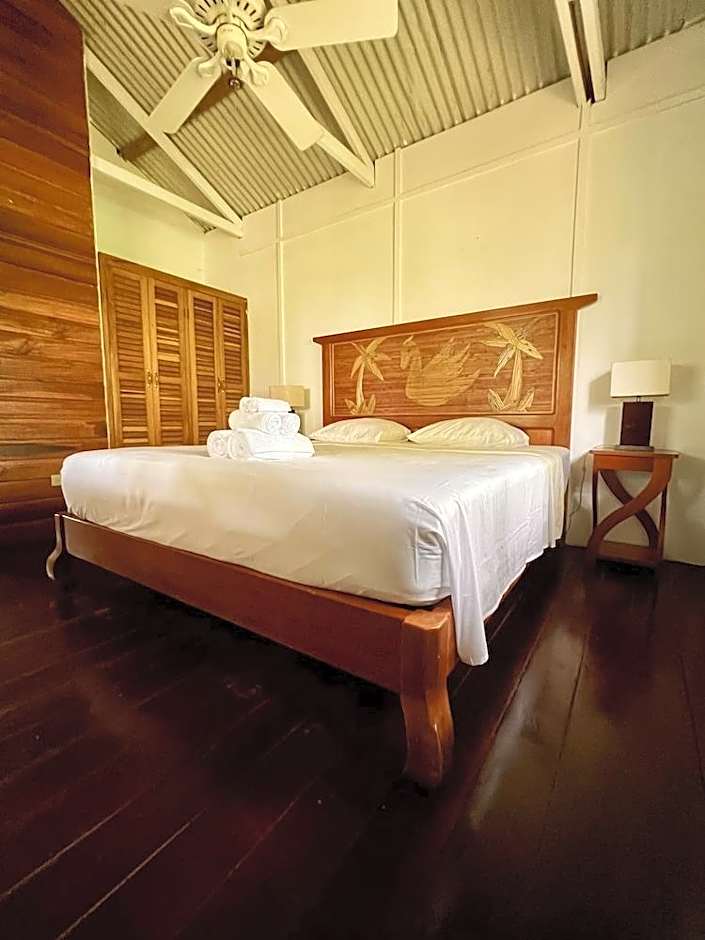 Akwaba Lodge Island Boutique Hotel