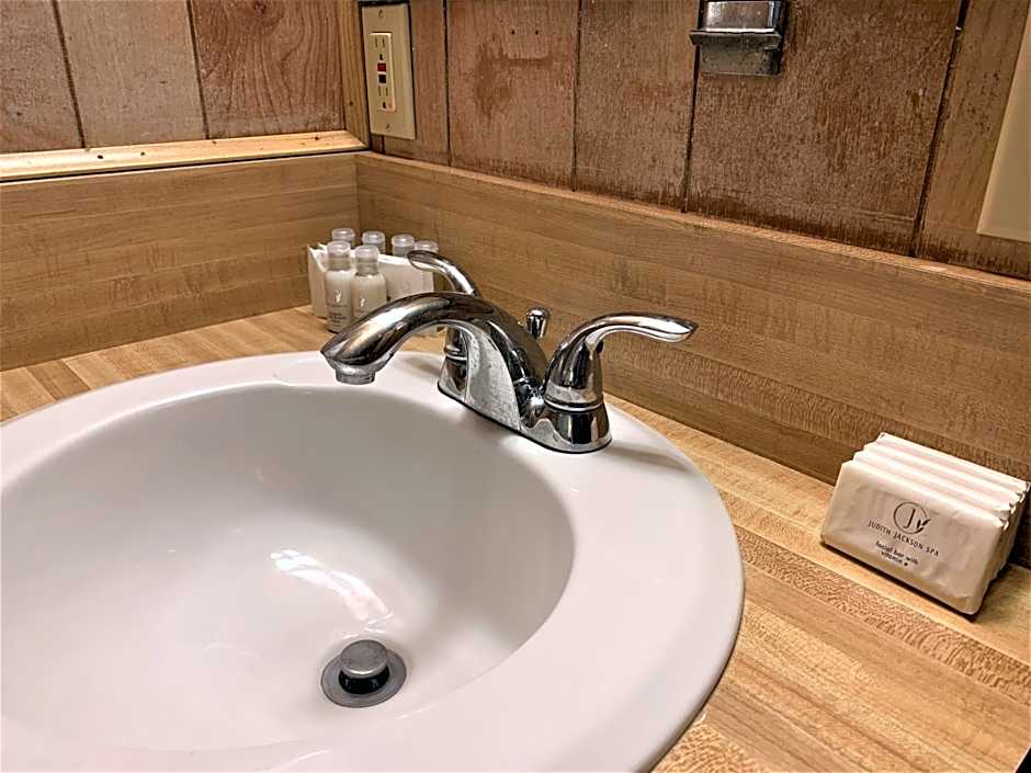 Hotel Kitsmiller on Main