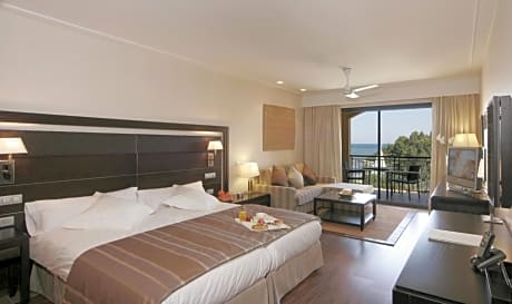 Junior Suite with Sea View and Spa Access
