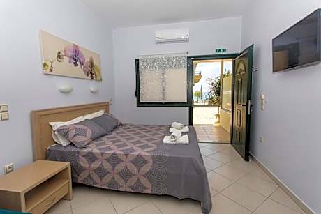 Deluxe Double Room with Shower