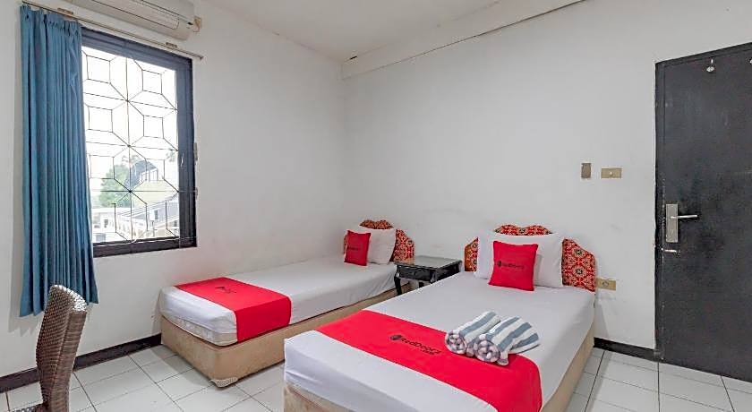 RedDoorz near Taman Kota Lapang Merdeka Sukabumi