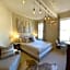 Independence Square 304, Stylish Hotel Room with Downtown Views & Great Location