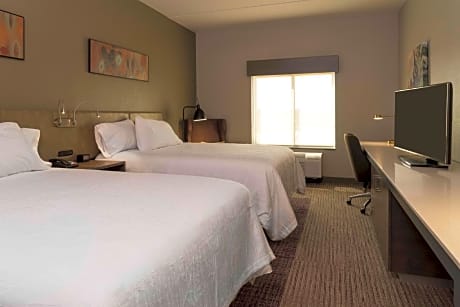 2 QUEEN MOBILITY ACCESSIBLE W/ROLLIN SHOWER