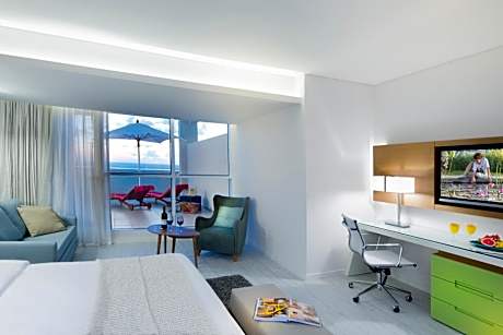 Club Room with Terrace (2 Adults)