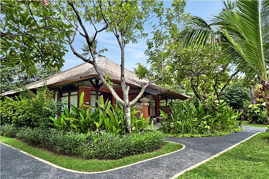 Legian Beach Hotel