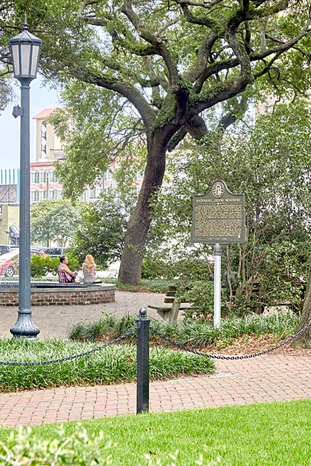 Sonder Ellis Square