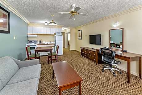 1 Queen Bed, Efficiency, Suite, Nonsmoking