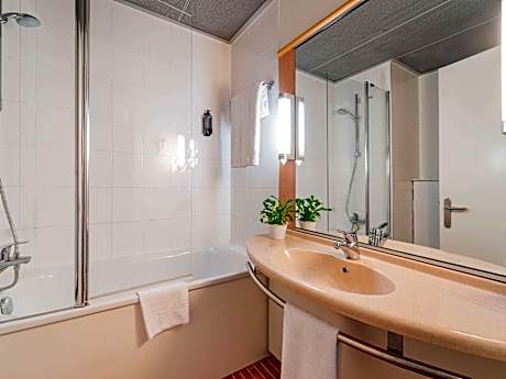 Premium Room with 2 single beds