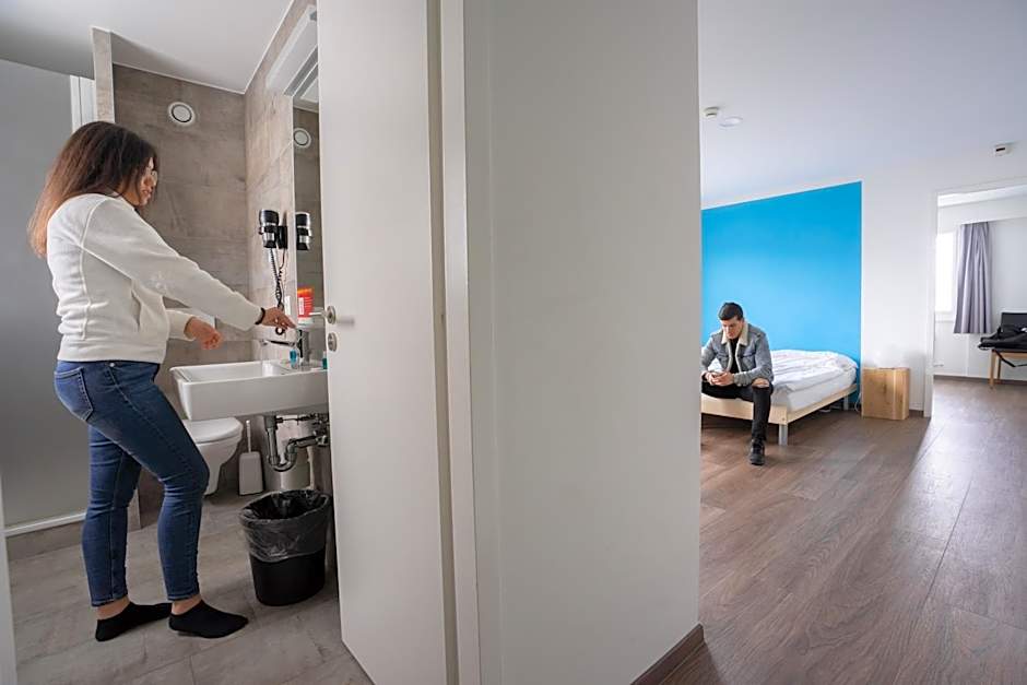 Nyon Hostel