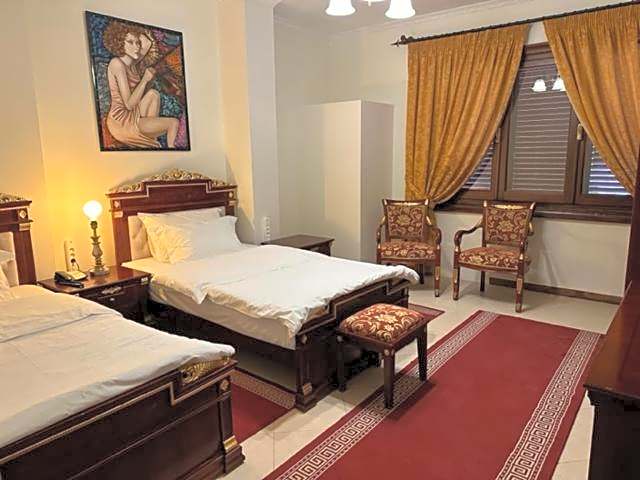 Dinasty Hotel