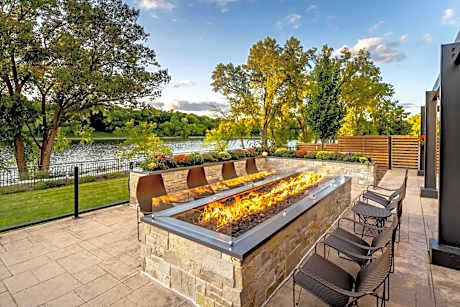 Courtyard by Marriott Appleton Riverfront