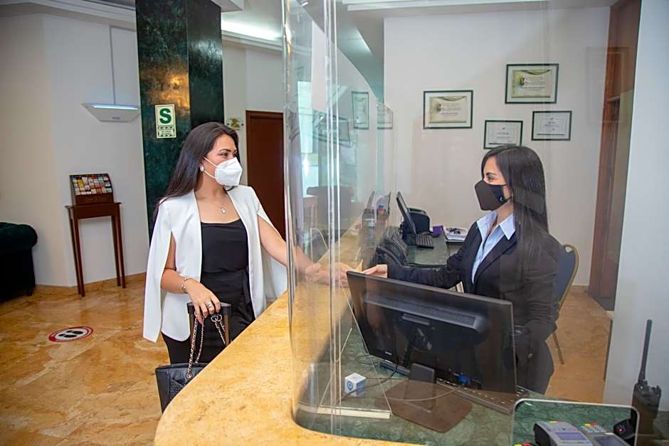 Miraflores Colon Hotel