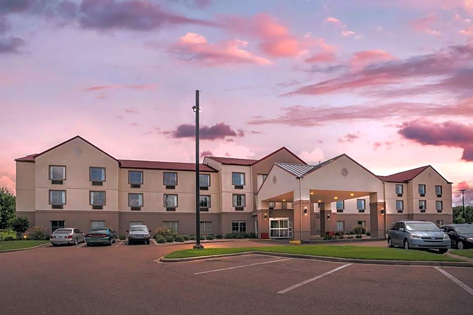 Red Roof Inn & Suites Vicksburg