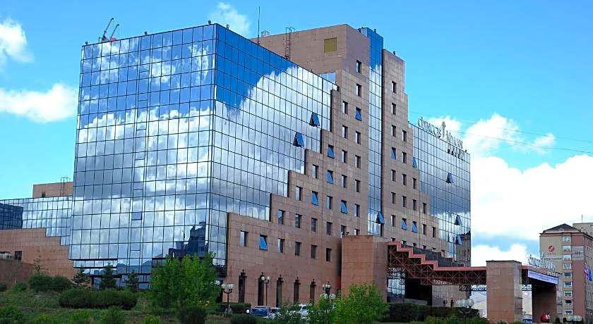 Chinggis Khaan Hotel