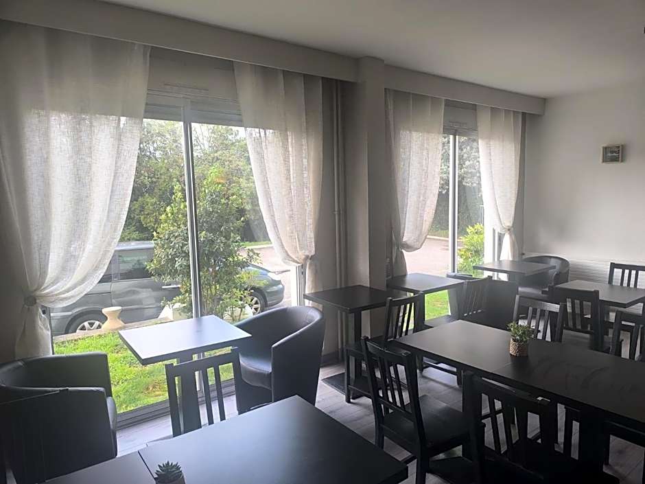 Adonis Lyon Est Hôtel Artys